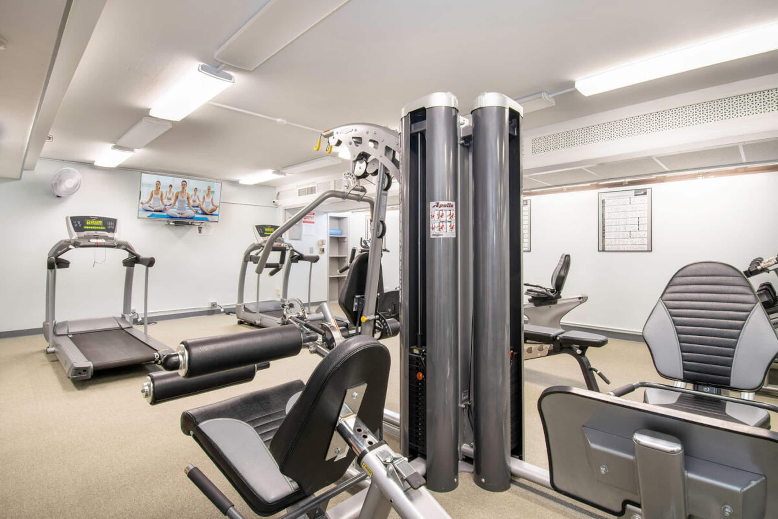 Condo in Honolulu · ★4.94 · 1 bedroom · 2 beds · 1 private bath - Image 29