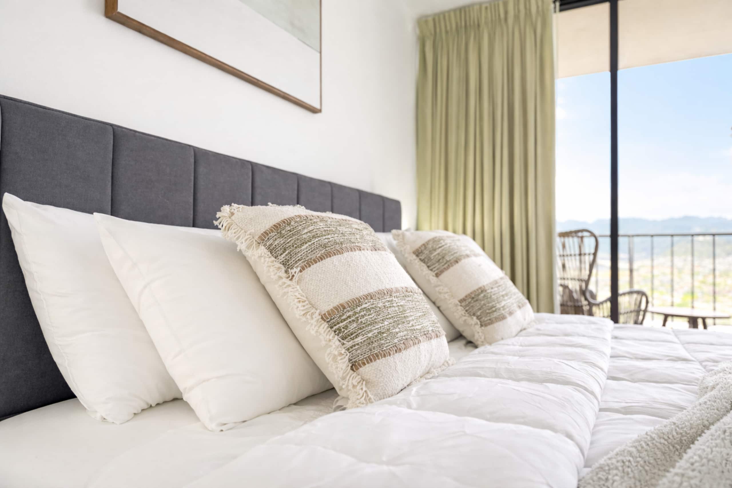 Condo in Honolulu · ★4.94 · 1 bedroom · 2 beds · 1 private bath - Image 21