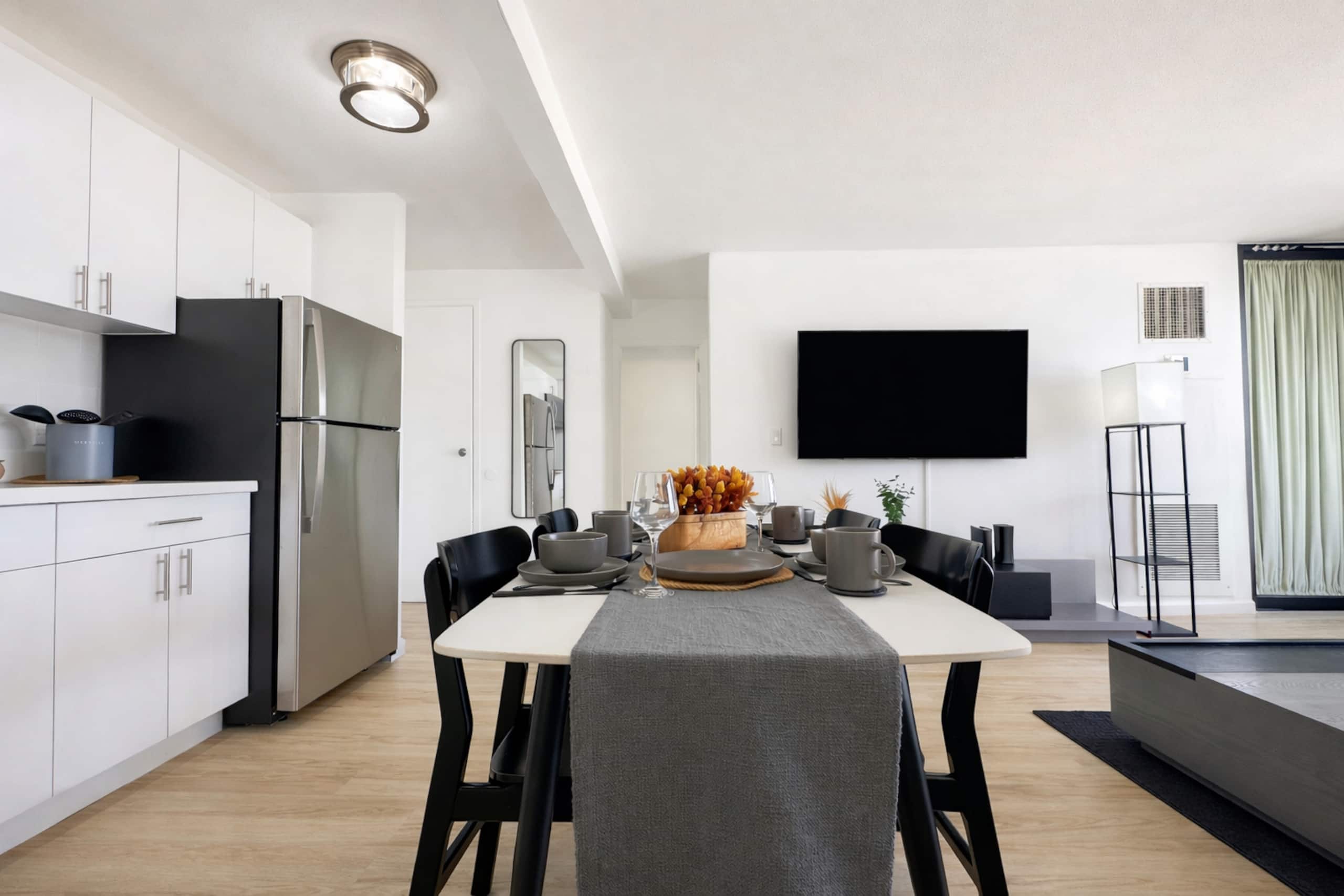 Condo in Honolulu · ★4.94 · 1 bedroom · 2 beds · 1 private bath - Image 15