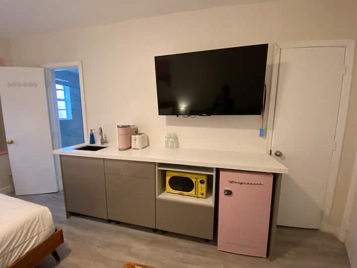 Beachfront-229-oceandr-sofi-southbeach - Miami Beach, FL