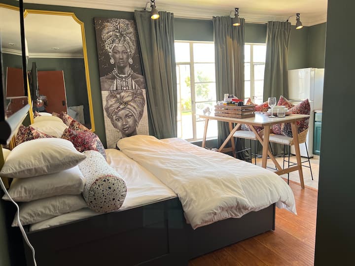 Cozy Hilltop Hideaway Minutes From Lax. - Inglewood, CA