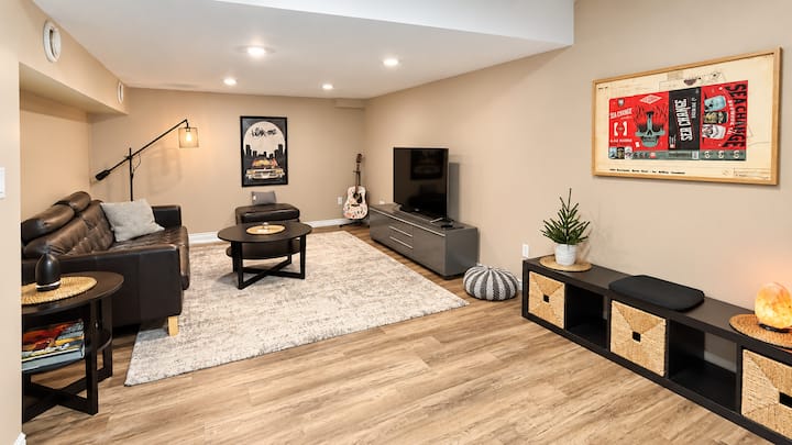 Modern Spacious Basement - Edmonton