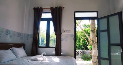 [Orchard view] Seaside light quiet airy home