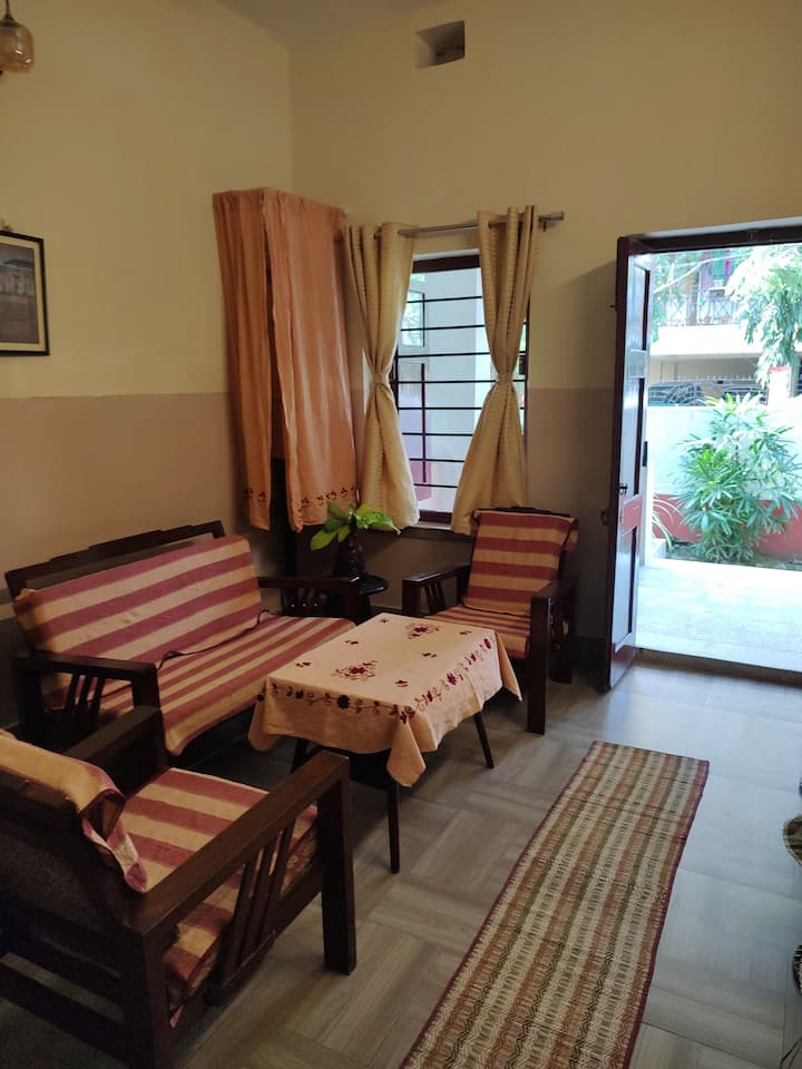 2 Bhk Home In Kolkata With Garden & Free Parking - Kolkata