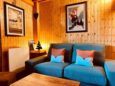 Cozy 2 bedroom cottage on the edge of the forest