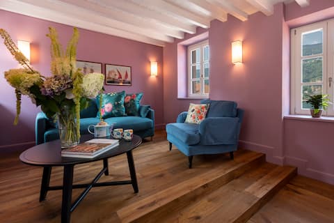 Popular Airbnb listing: Isola Bella Apartments, Via Villa 28 in Stresa
