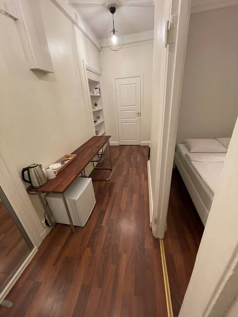 Top Airbnb: Unbeatable Location: Cozy Studio at Central Square in Kluuvi