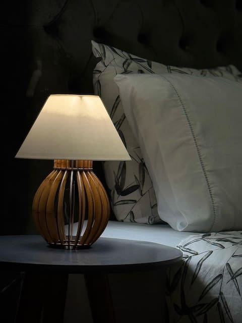 Sophisticated apartment with great location.