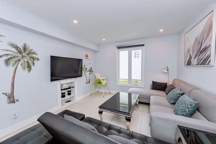 Perfect For Getaway-10mins Walk To Falls/3br+3ba - Niagara Falls