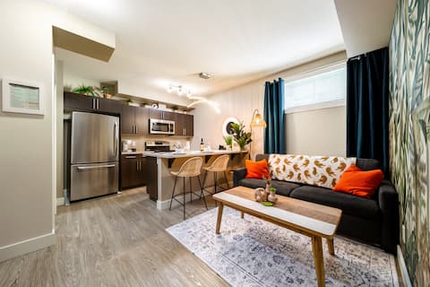 Popular Airbnb listing: Cozy Boho Jungle Theme w/ Double Queen Beds in Fulton Meadows