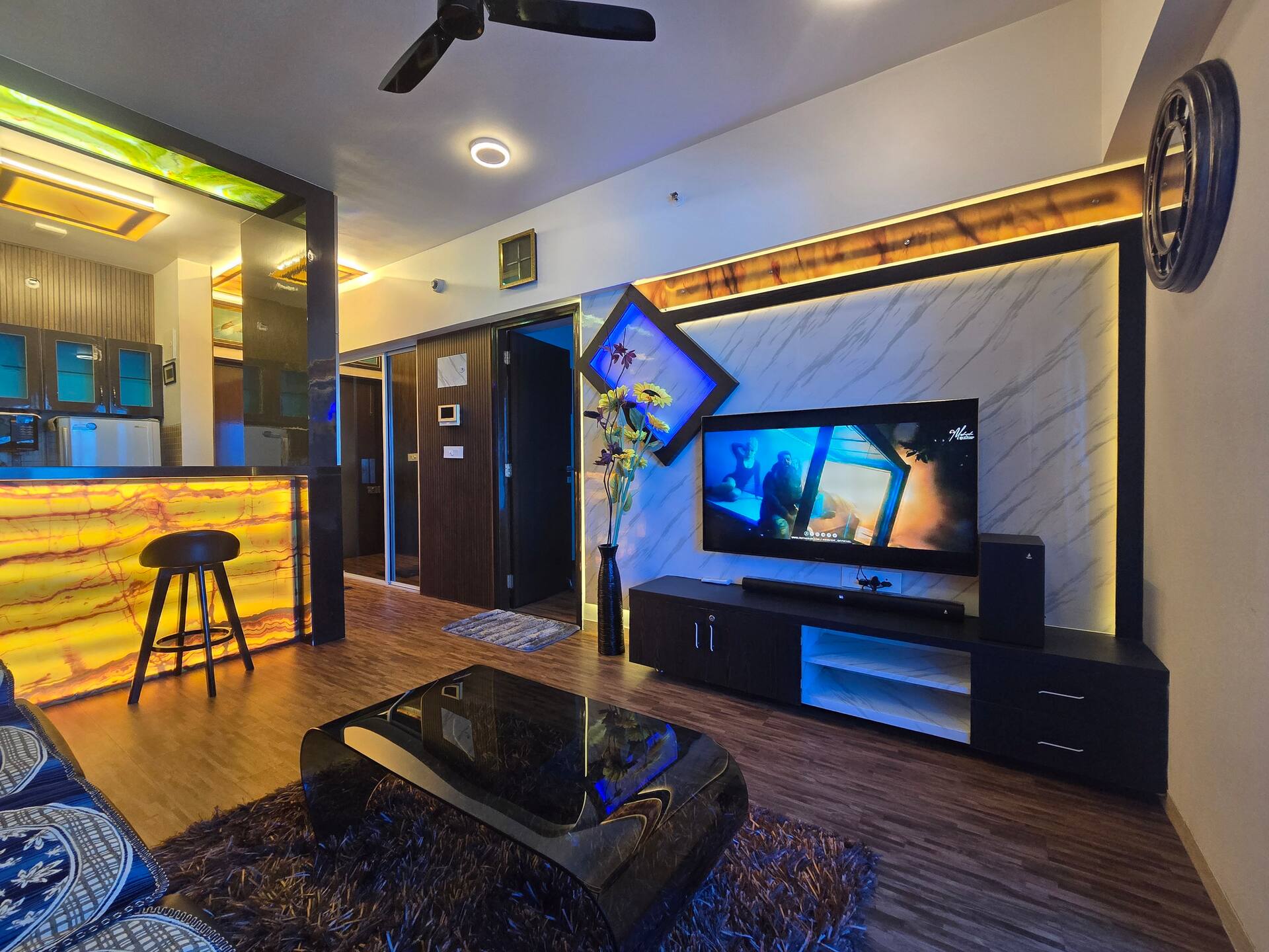 Luxury Stay w/ Pvt Jacuzzi | 18th Floor