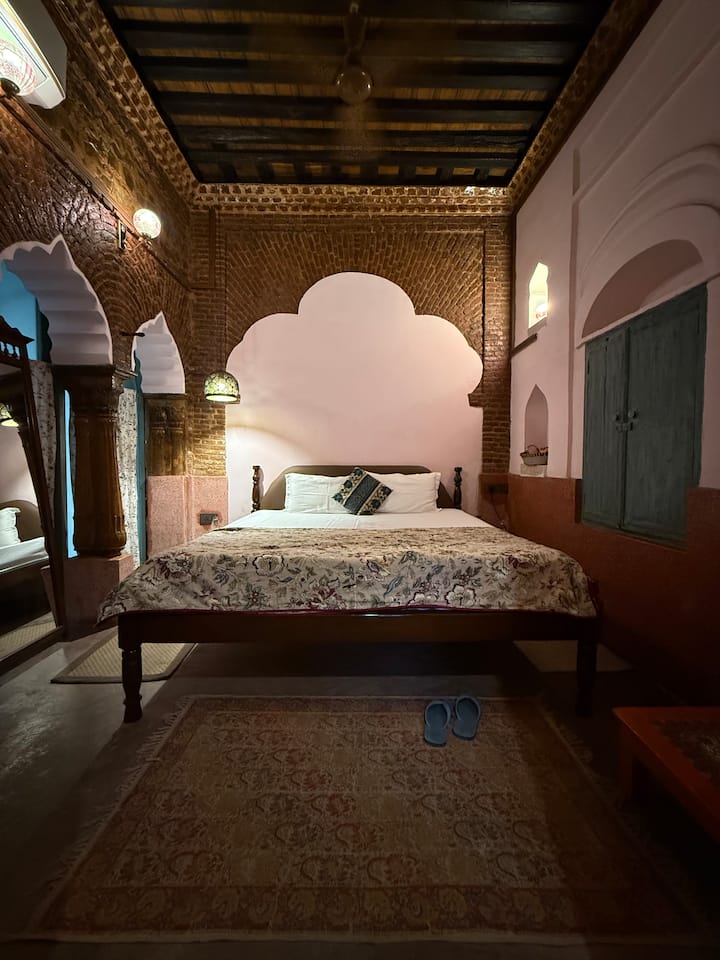 Ekal Kamra@haveli Heritage Room In Green Park - Delhi