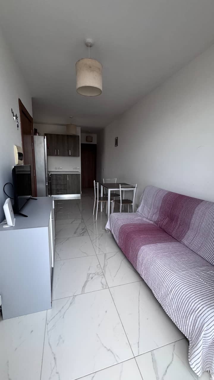 Cozy One-bedroom Flat With Private Rooftop - Malta