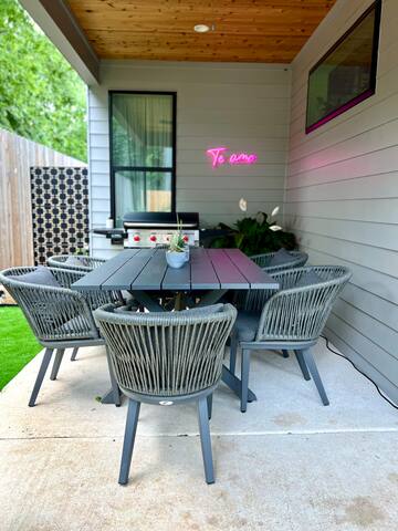 Downtown Luxury Home w/ Pool & Hot Tub Near Lake gallery image 5