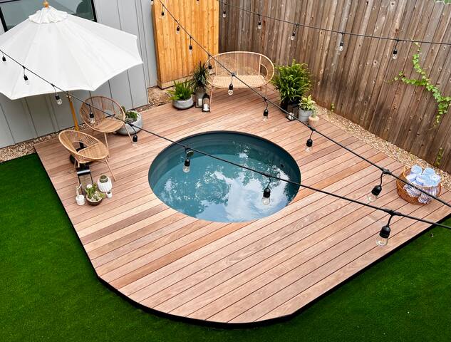 Downtown Luxury Home w/ Pool & Hot Tub Near Lake gallery image 3