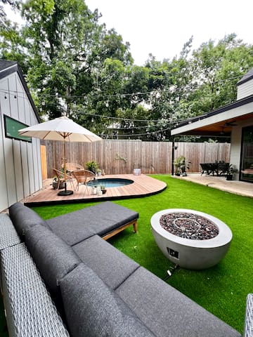 Downtown Luxury Home w/ Pool & Hot Tub Near Lake