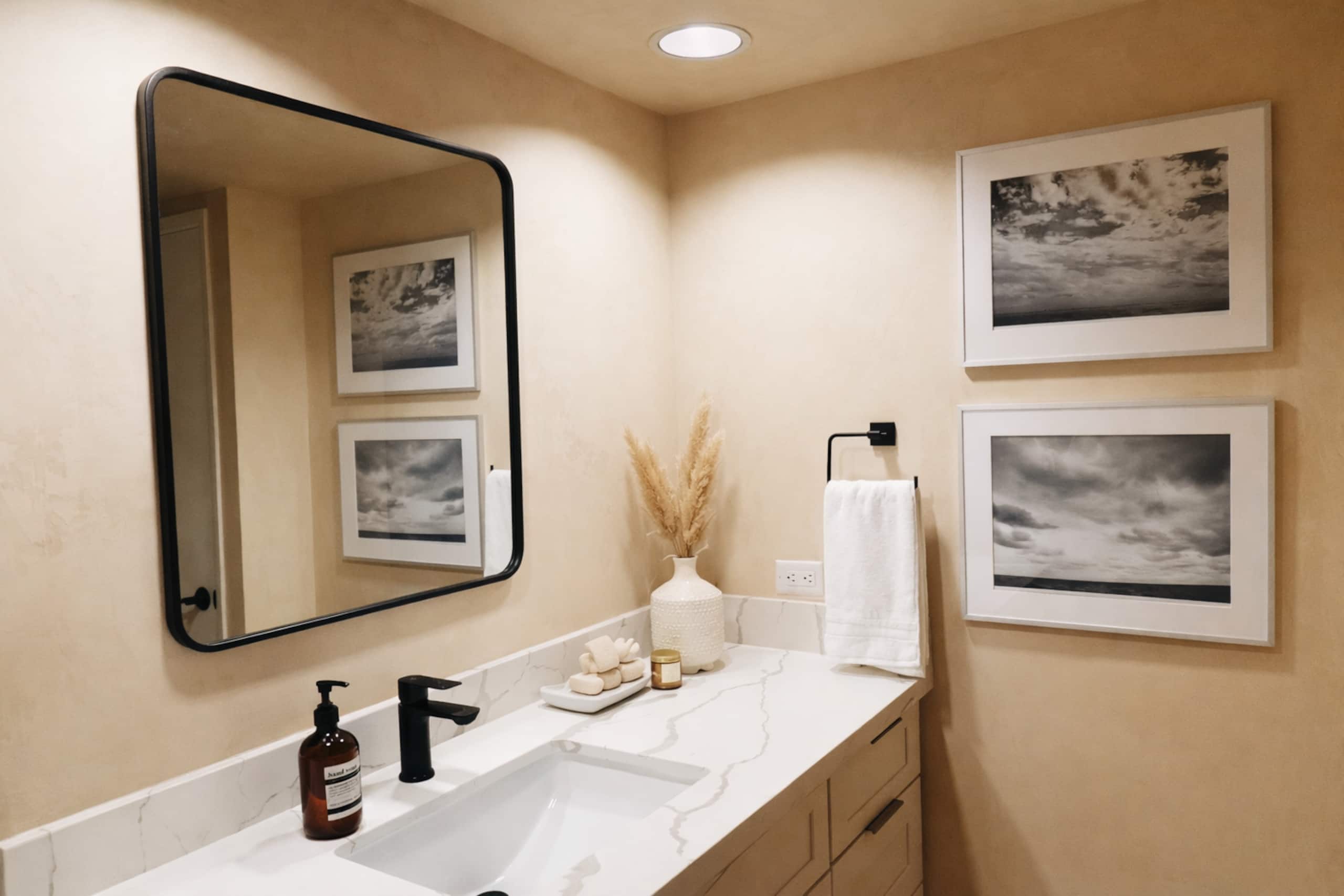 Condo in Honolulu · ★4.82 · 1 bedroom · 2 beds · 1 private bath - Image 20