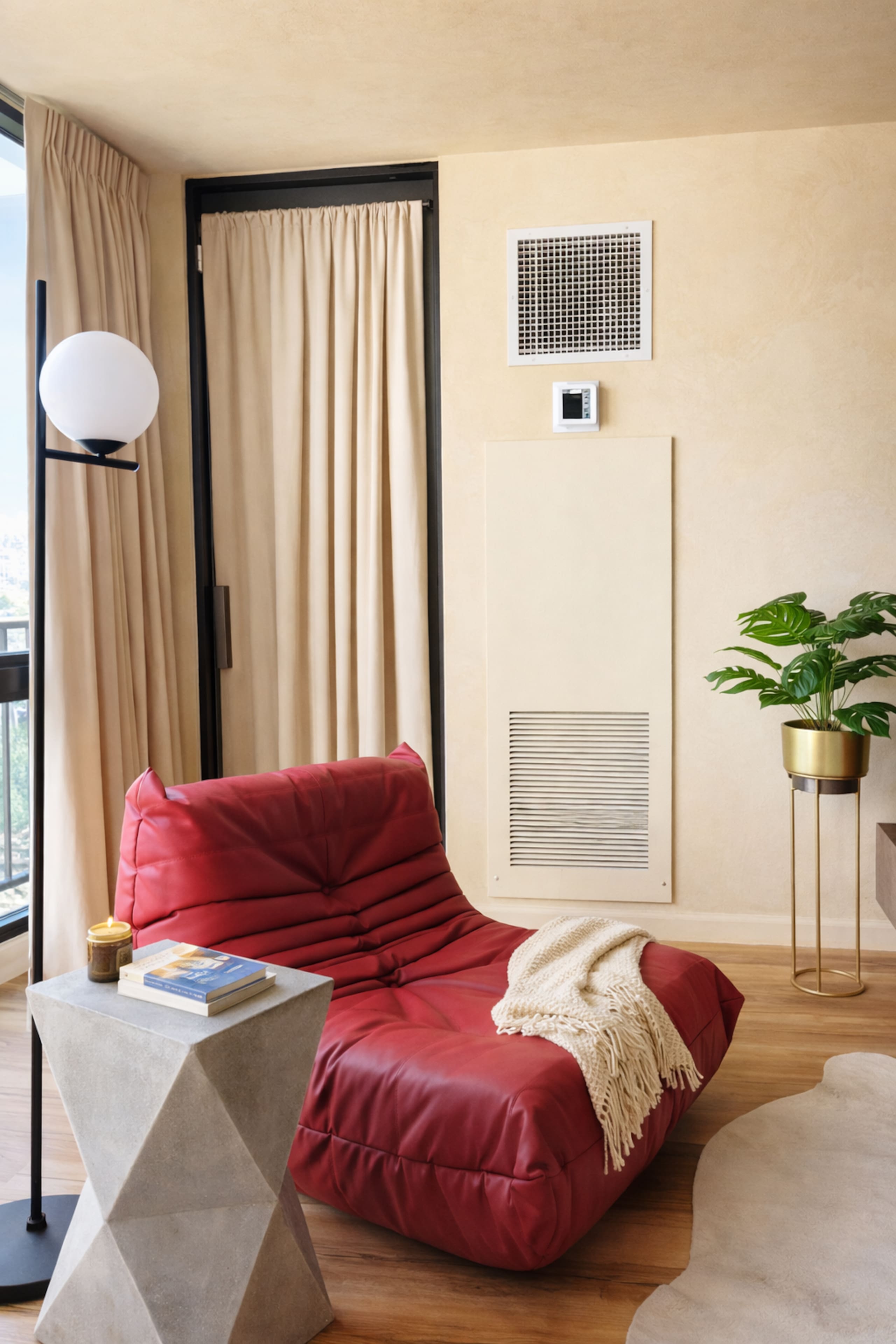 Condo in Honolulu · ★4.82 · 1 bedroom · 2 beds · 1 private bath - Image 13