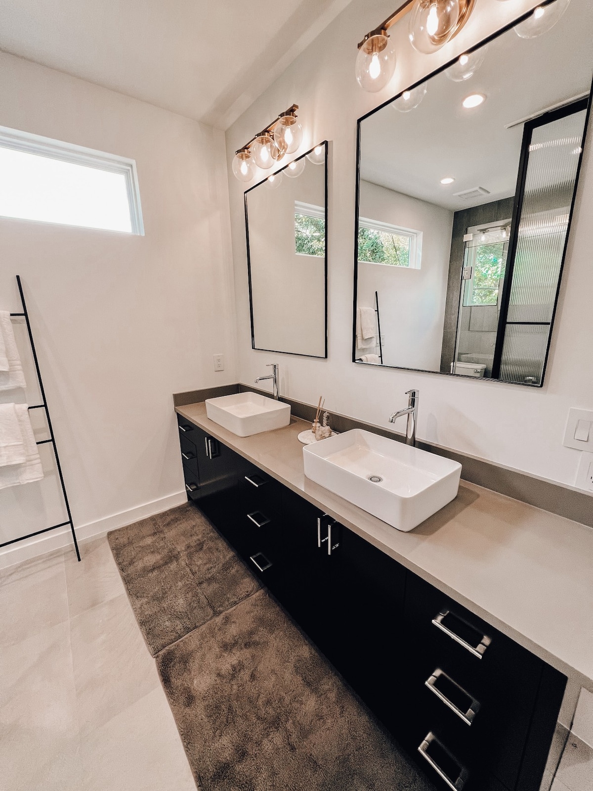 Luxury Downtown Home w/ Pool & Hot Tub Near Lake