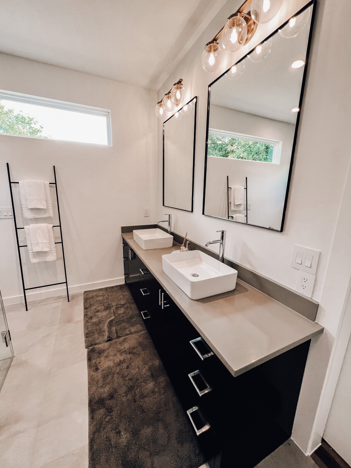 Luxury Downtown Home w/ Pool & Hot Tub Near Lake