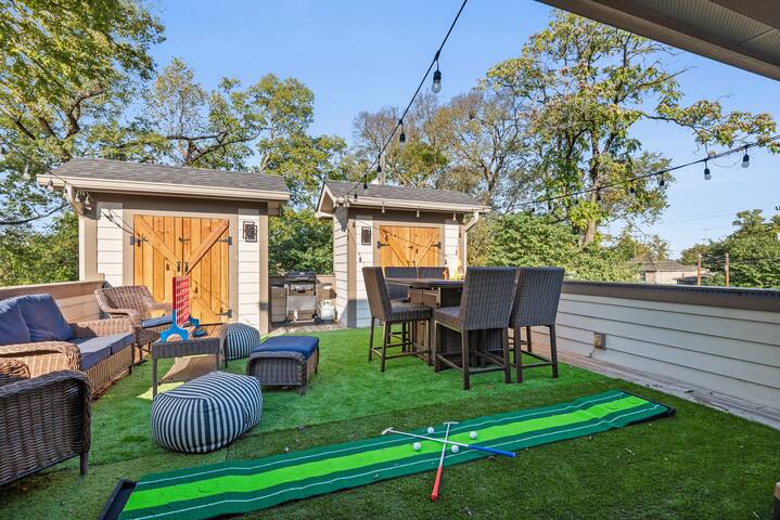 Luxury 4BR w/ Rooftop, Hot Tub, 4 Mins to Downtown gallery image 4