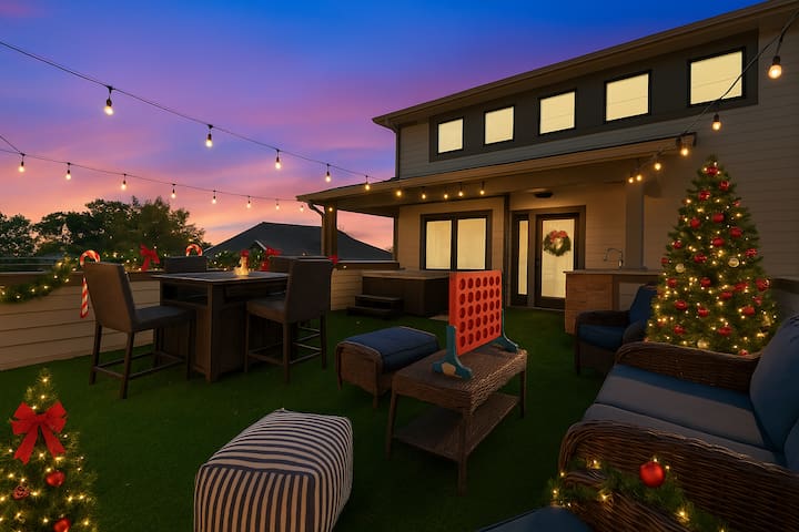 Luxury 4BR w/ Rooftop, Hot Tub, 4 Mins to Broadway