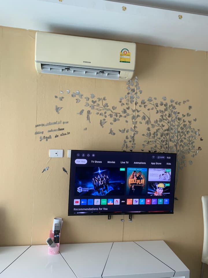 Ახლად ნაყიდი 43 'ინტერნეტით დიდი ტელევიზია