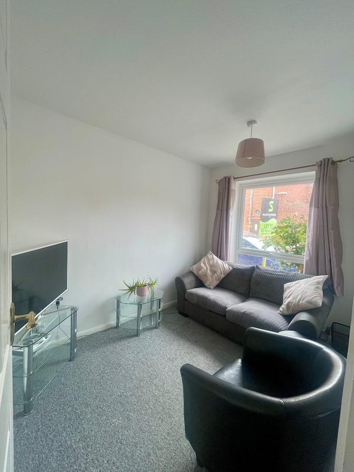 4 Double Bedroom Home - Portsmouth