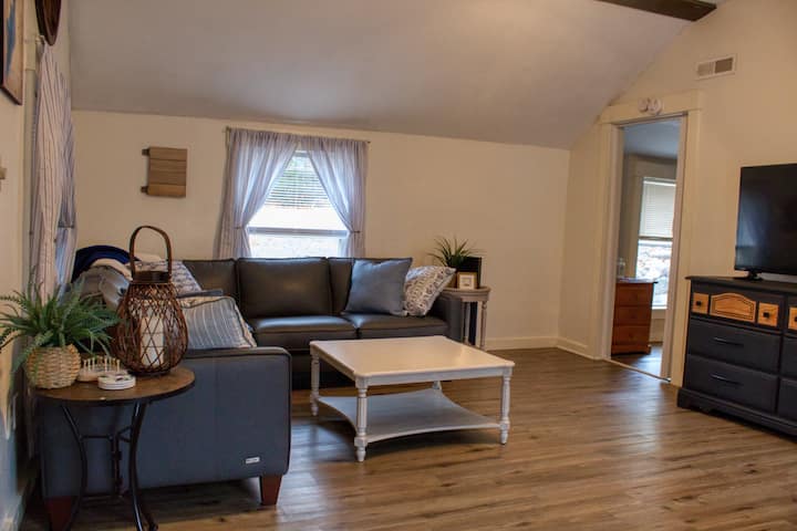 Lake Cottage In Windham - Londonderry, NH