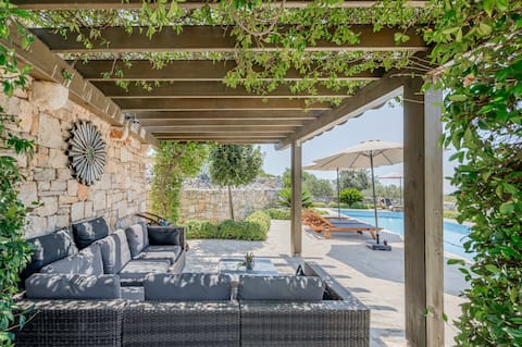 Dalmatian Villa with pool+JEEP incl