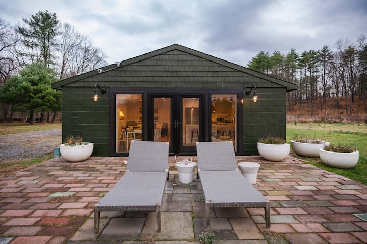 Private Cottage W/ Creek Near Saugerties And Hits