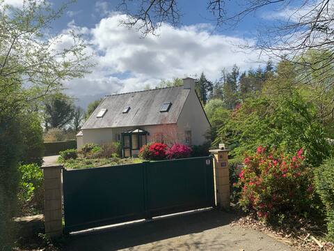 Quiet house in the middle of a 3000m2 wooded park