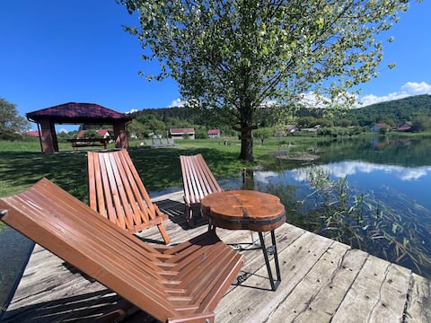 Apartment River - free bikes and kayaking