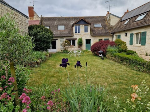 "Le Clos des 2 Lys" Cottage with hot tub in Rigny-Ussé
