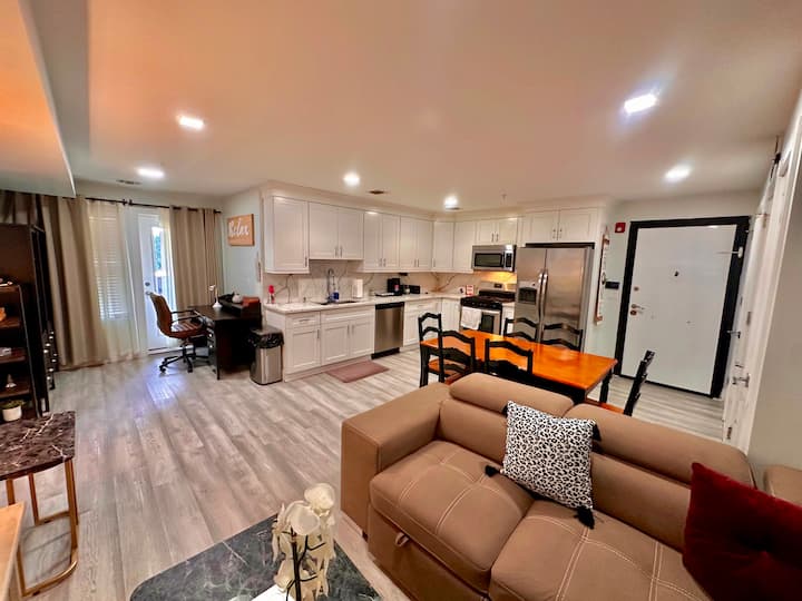 Spacious 2br Suite With Balcony | Modern Comfort - Splash Pad, Prospect Park