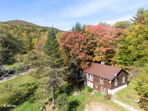 Vermont Ski Chalet Close to Sugarbush and Stowe!
