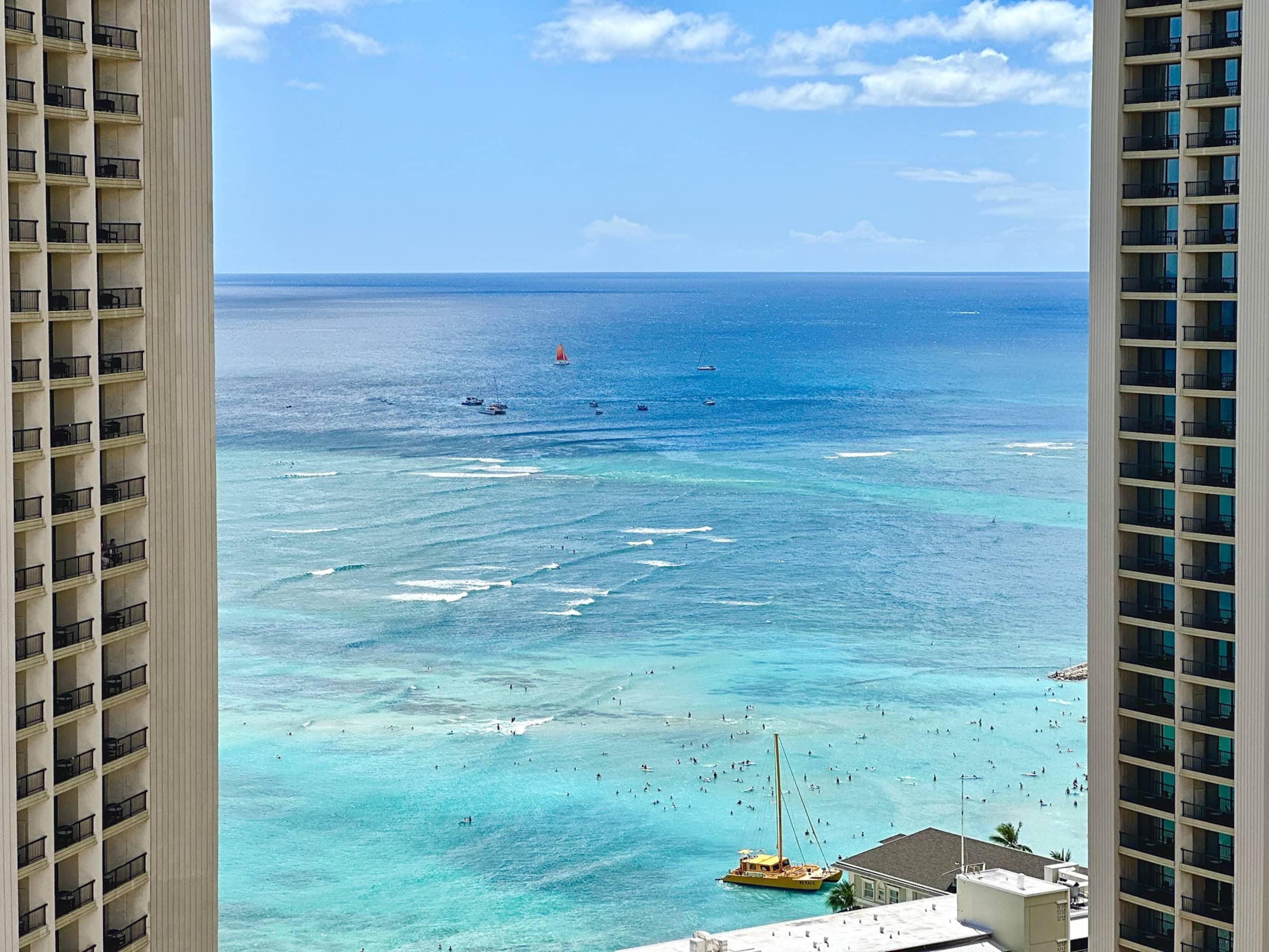 Condo in Honolulu · ★4.81 · Studio · 2 beds · 1 private bath - Image 8