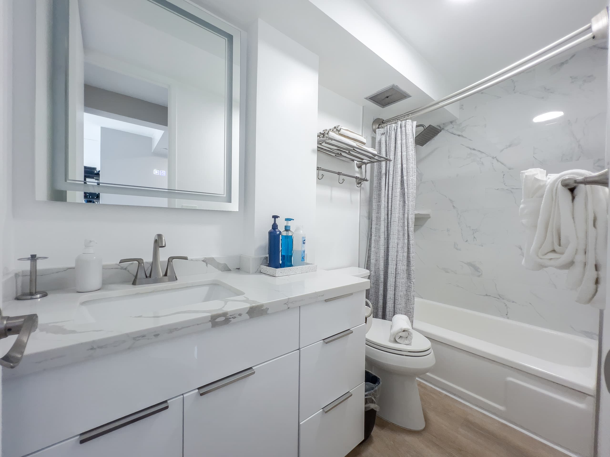 Condo in Honolulu · ★4.81 · Studio · 2 beds · 1 private bath - Image 34