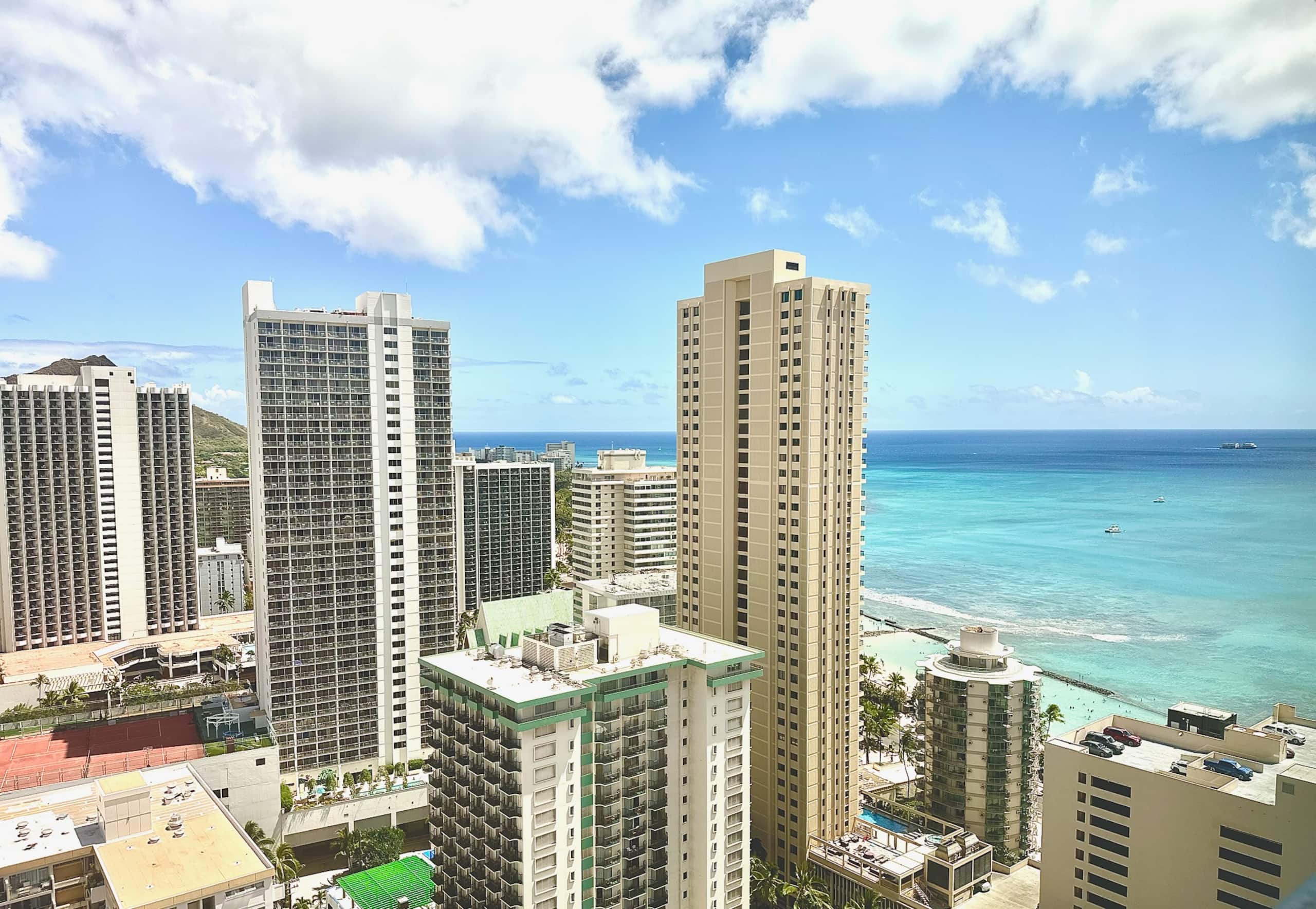 Condo in Honolulu · ★4.81 · Studio · 2 beds · 1 private bath - Image 53