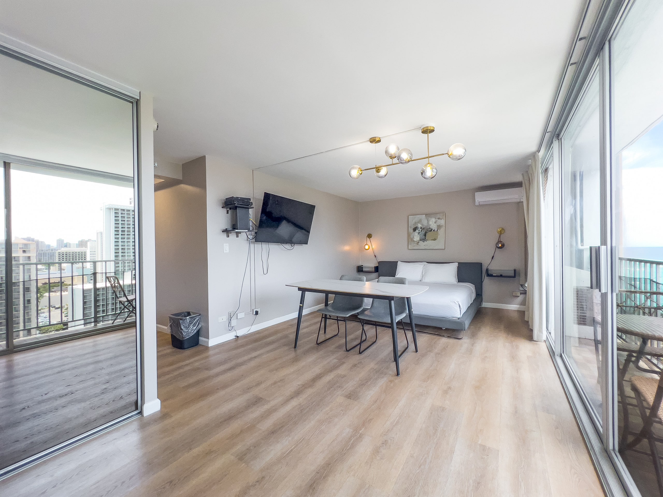 Condo in Honolulu · ★4.81 · Studio · 2 beds · 1 private bath - Image 2