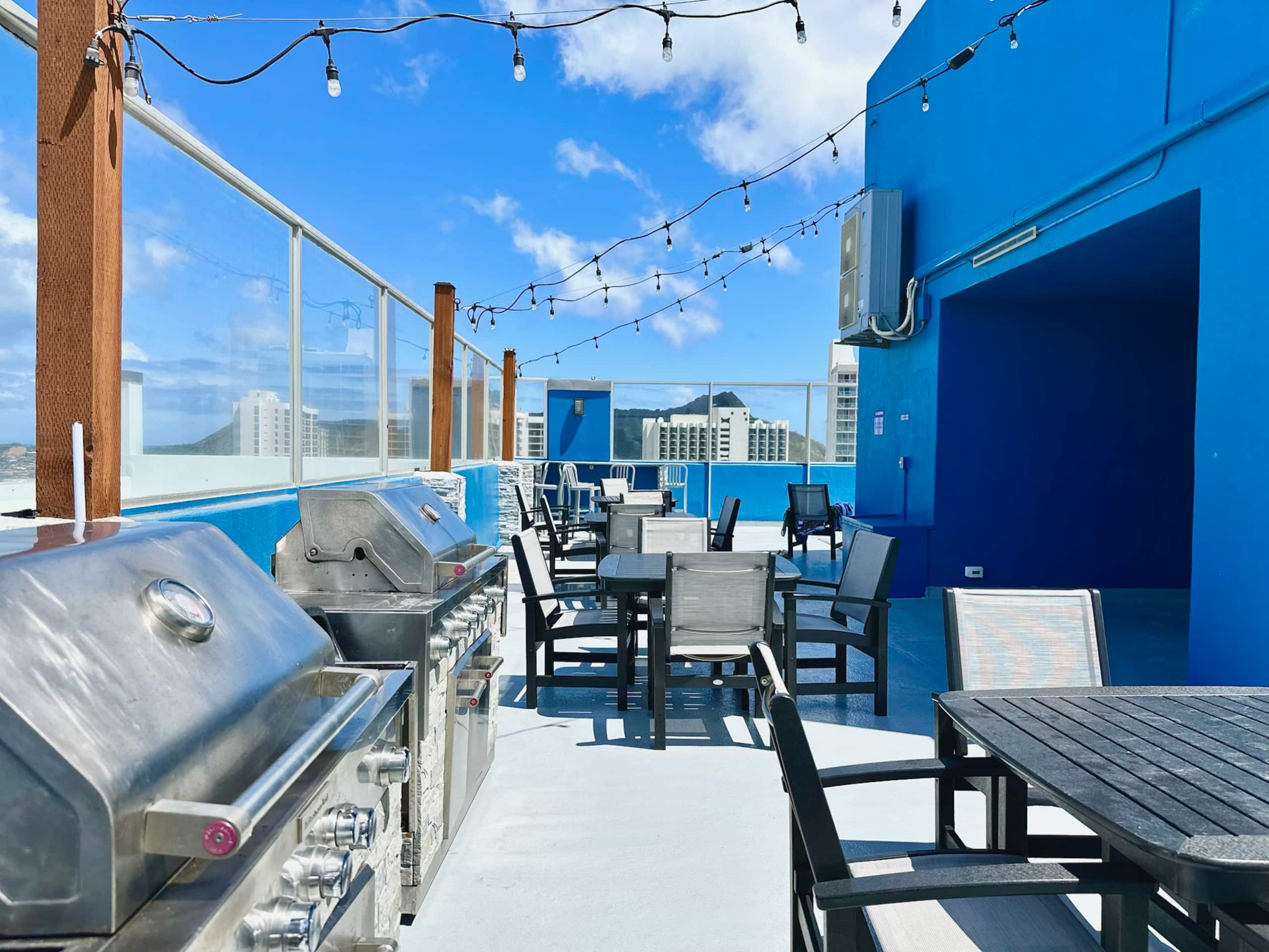 Condo in Honolulu · ★4.81 · Studio · 2 beds · 1 private bath - Image 57