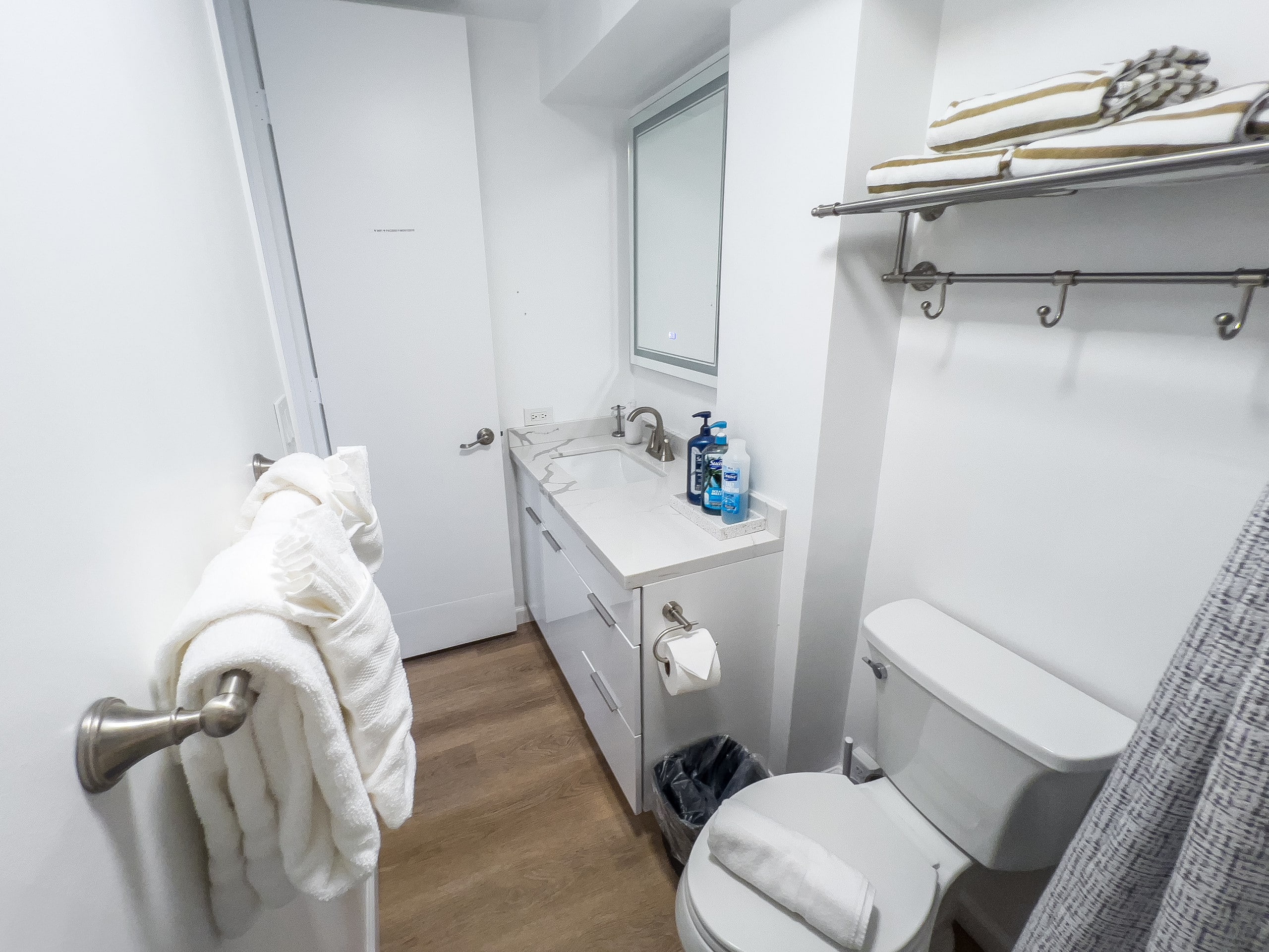 Condo in Honolulu · ★4.81 · Studio · 2 beds · 1 private bath - Image 35