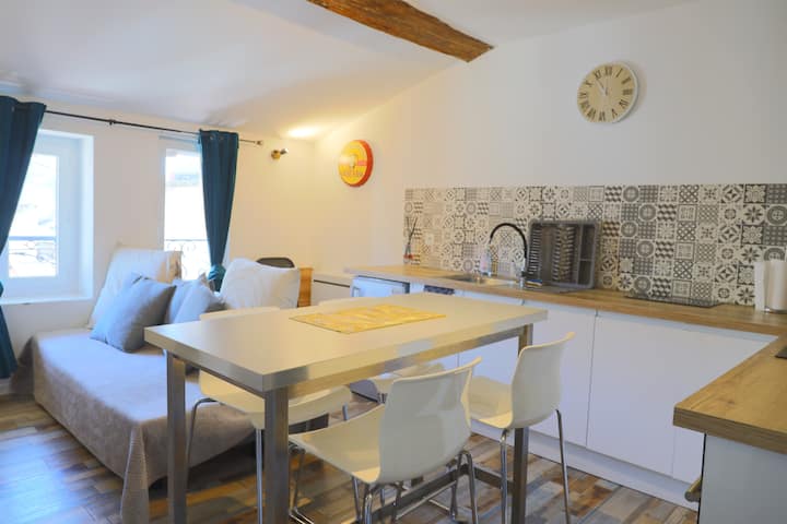 Cosy, Charme De L'ancien Dans Le Centre Historique - Chasse-sur-Rhône