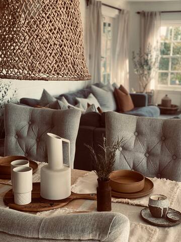 Rivers Edge Homestead. Absolute Waterfront Luxury gallery image 3