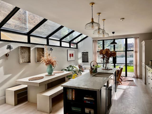 Beautiful, spacious family house in Kensal Rise