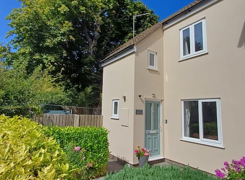 Little Avalon coast & country Laugharne West Wales