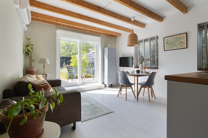Gezellig Vakantiehuisje & Tuin Dichtbij Stad & Zee - Oostkapelle