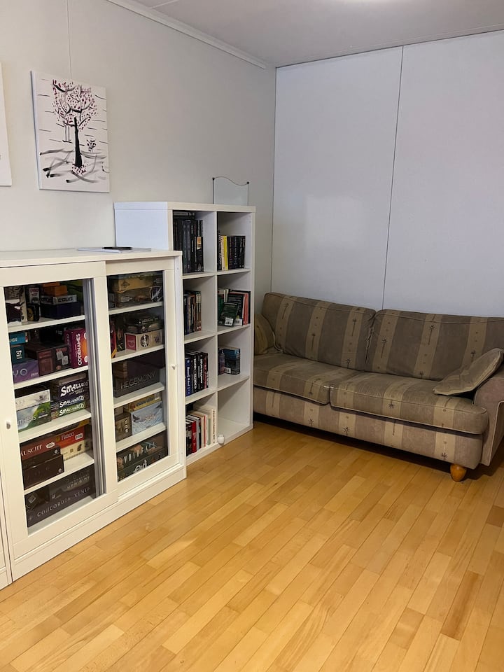 One Room Apartment In Suutarila - Finska