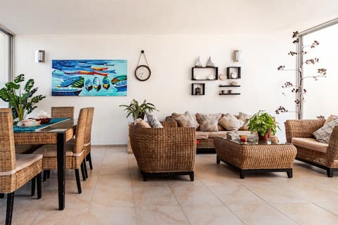 House Beach Front Superb Ocean View Hi Speed WiFi