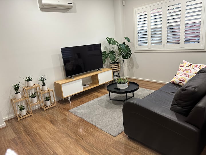 Modern 4-bedroom Home In Mount Waverley - Mitcham